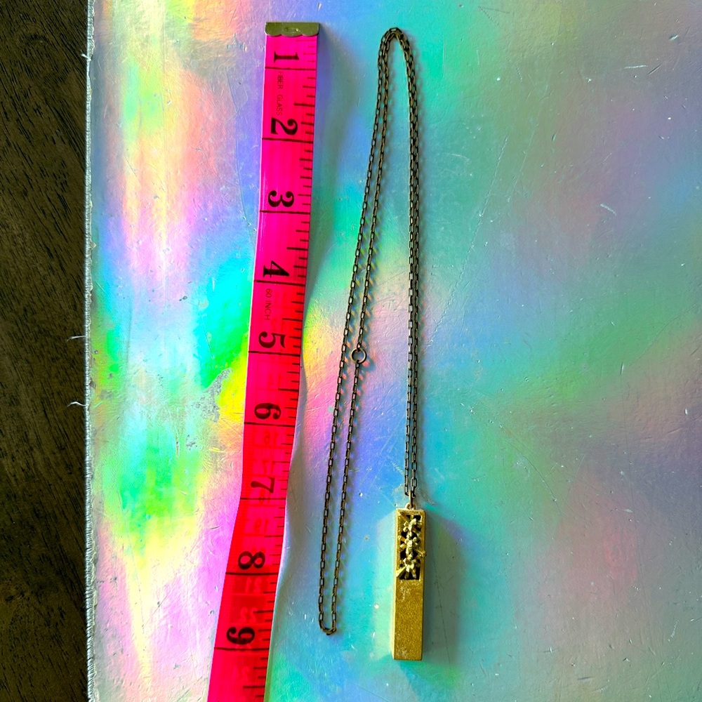 Handmade 18 inch Gold Pendant Crystal Like Formation Dangly Necklace